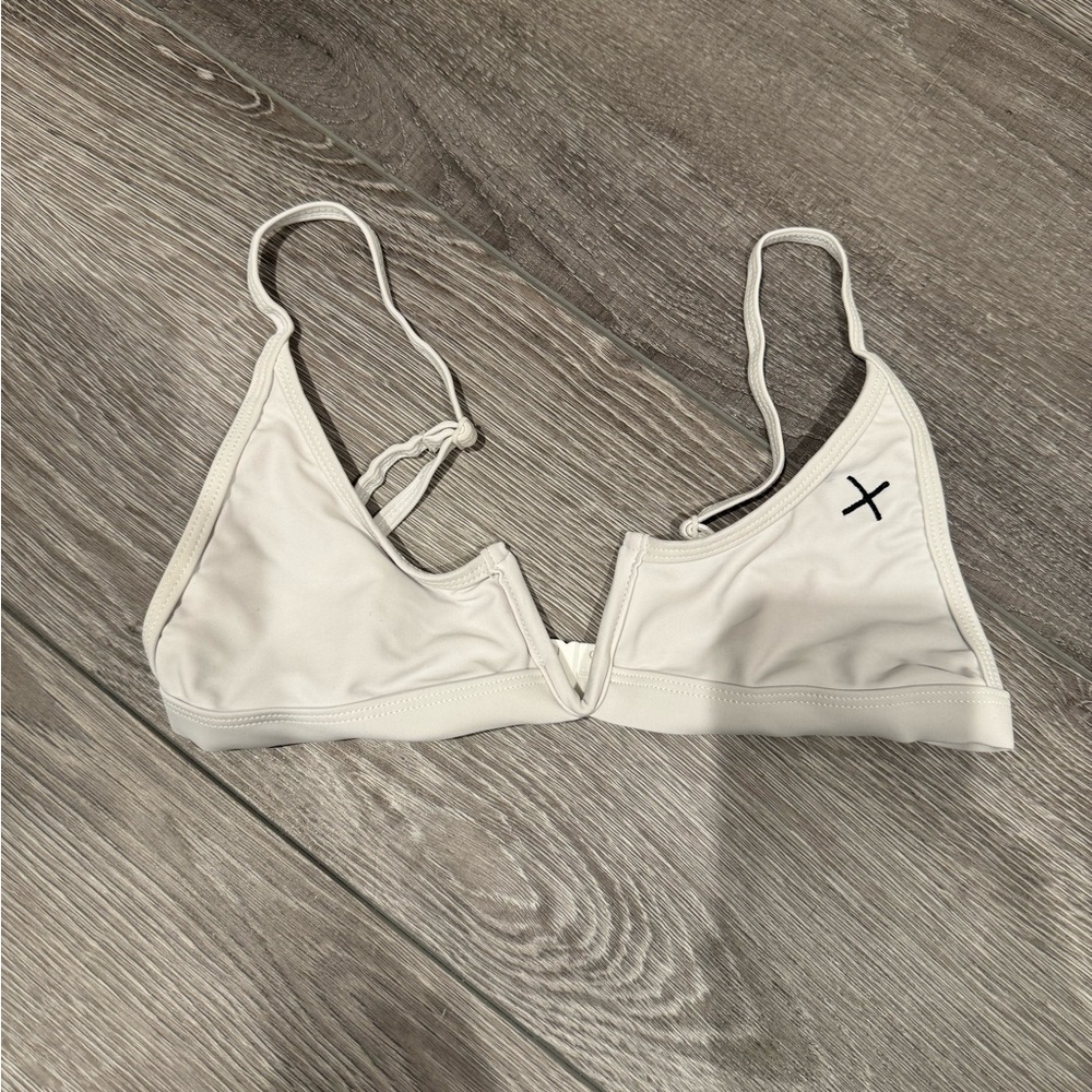 Boutine LA white bikini top